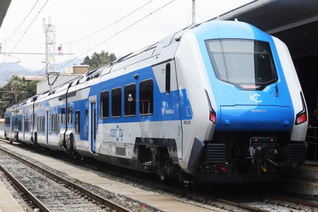 TRENI BLUES INTERCITY NUOVA LIVREA