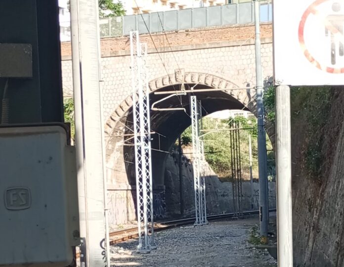 anello ferroviario pali